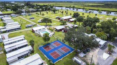 Photo 2 of 20 of home located at 1880 Williams Rd Lot 137 Moore Haven, FL 33471