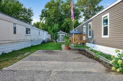 Photo 3 of 27 of home located at 435 W 158 St Burnsville, MN 55306