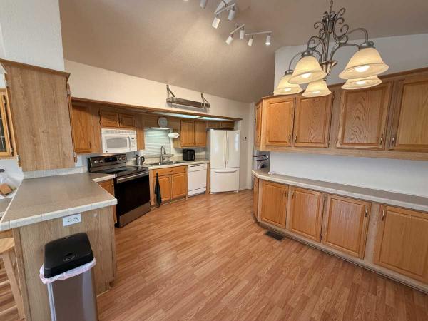 2007 Chariot Eagle Resort Model Mobile Home