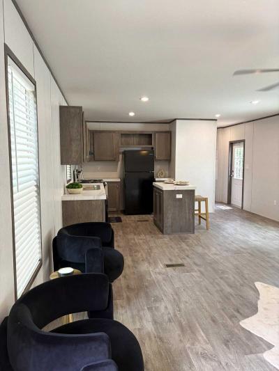 Photo 5 of 12 of home located at 51 Palma Cir. Austin, TX 78744