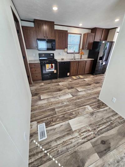 Mobile Home at 115 Park Estates Ave, #115 Pontiac, IL 61764