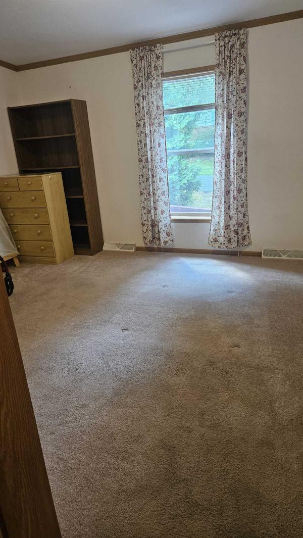 2001 Pine Grove Manufactured Home
