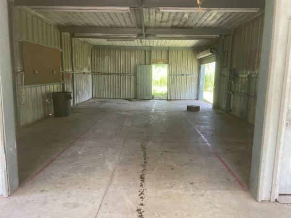 Photo 1 of 2 of home located at 11085 Whispering Oaks Dr Denham Springs, LA 70726