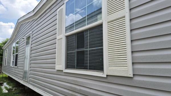 Photo 1 of 2 of home located at Luneau Mobile Homes Llc 1921 N Bolton Ave Alexandria, LA 71303