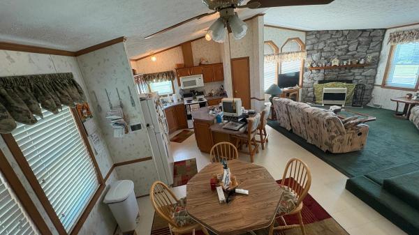 2000  Mobile Home For Sale