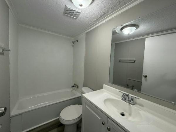 1999 EAGL Manufactured Home