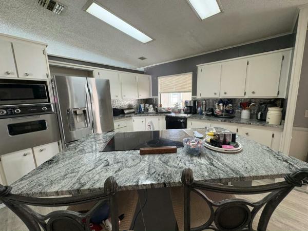 1985 ISLA Manufactured Home