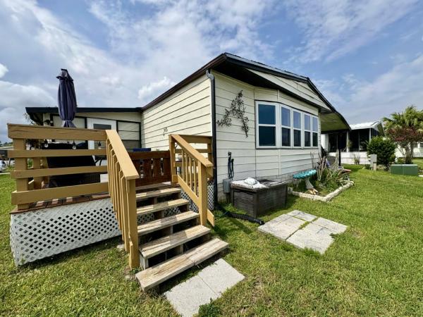 1985 ISLA Manufactured Home
