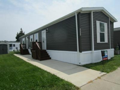 Photo 2 of 11 of home located at 17511 Cedar Grove Brownstown, MI 48174