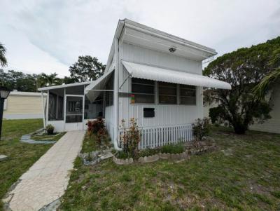 Mobile Home at 904 9th Street Hallandale Beach, FL 33009