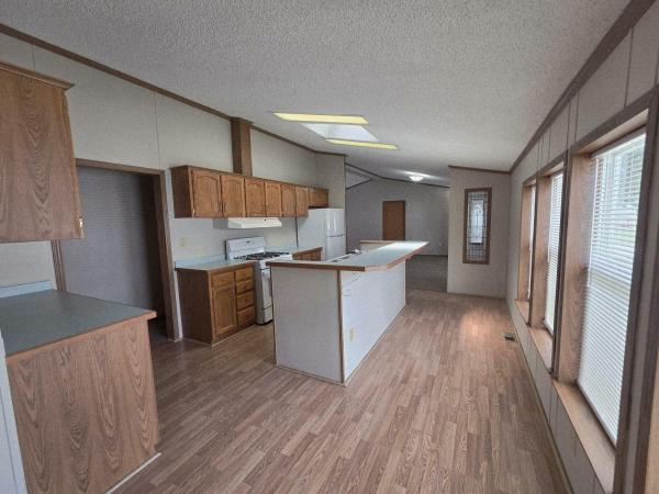 1994 Holly Park Inc Holly Park Mobile Home