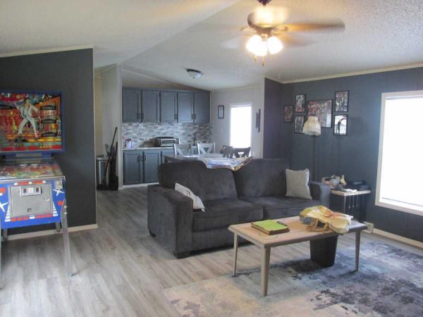1999 Holly Park Mobile Home