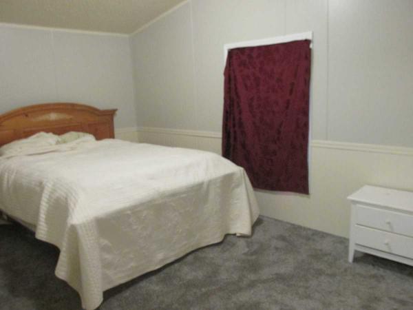 1999 Holly Park Mobile Home