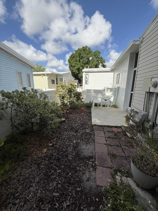 1990 PALM HARBOR MODEL Mobile Home