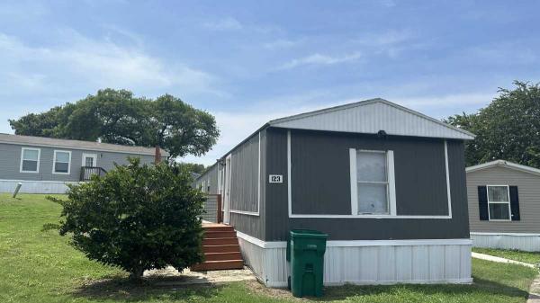 1996 Town and Country Mobile Home For Sale