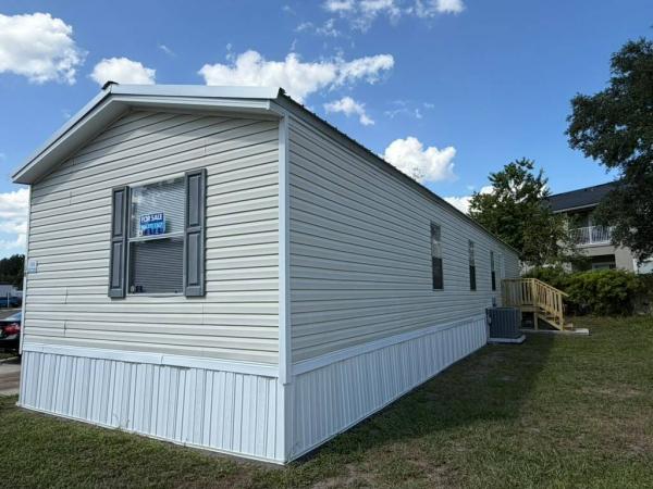 2005 FTWD Mobile Home For Sale