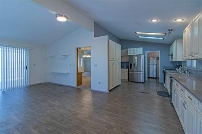 Photo 5 of 25 of home located at 8122 W. Flamingo Rd. Las Vegas, NV 89147