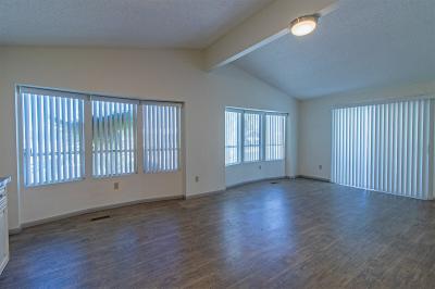 Photo 4 of 25 of home located at 8122 W. Flamingo Rd. Las Vegas, NV 89147