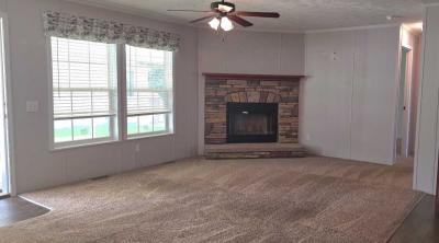 Photo 3 of 8 of home located at 21527 Lakeview Estates Drive Warrenton, MO 63383