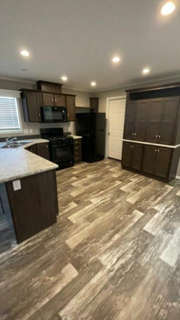 2020 Champion Dutch Diamond Mobile Home