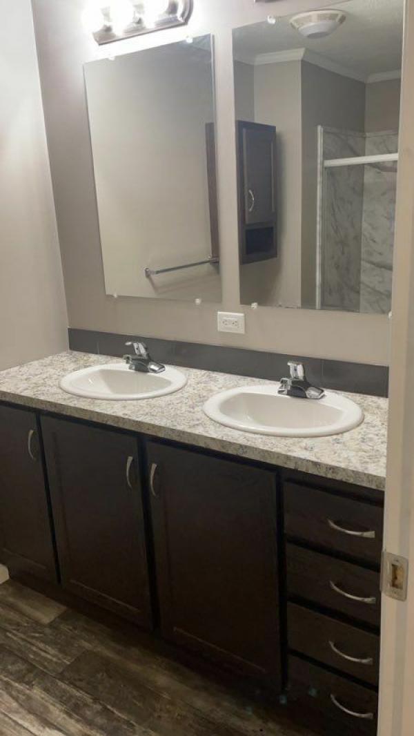 2020 Champion Dutch Diamond Mobile Home