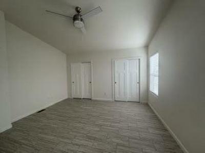 Photo 5 of 10 of home located at 10960 N 67th Avenue Lot 183 Glendale, AZ 85304