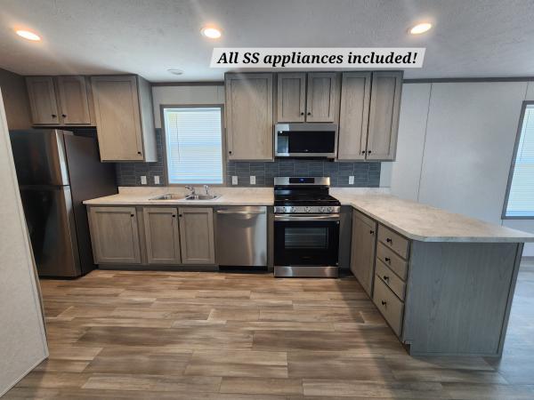 2025 Clayton 96PLH16663b Mobile Home