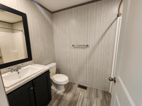 2025 Clayton 96PLH16663b Mobile Home