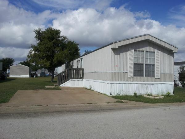 1998 Fleetwood Mobile Home For Rent