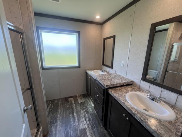 2024 Champion CSD2842J2842H32329 Mobile Home