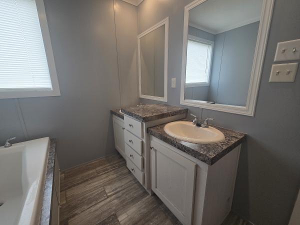 2021 Champion 24-10G-CSD2860M Mobile Home