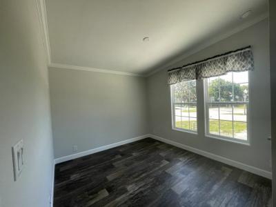 Photo 4 of 20 of home located at 13311 Gulfwind Court Grand Island, FL 32735