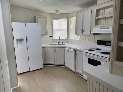 Photo 4 of 8 of home located at 366 Lake Erie Lane Mulberry, FL 33860