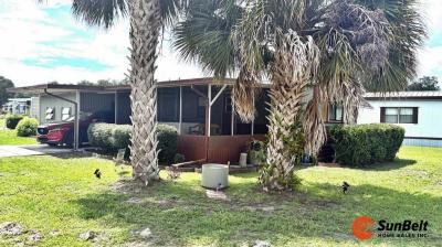 Photo 2 of 16 of home located at 921 Debbie Street Wildwood, FL 34785