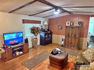 Photo 3 of 16 of home located at 921 Debbie Street Wildwood, FL 34785