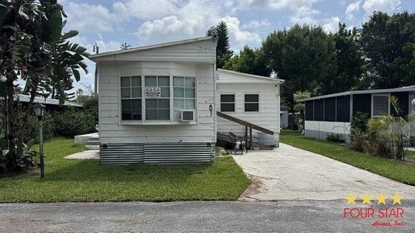 Photo 1 of 2 of home located at 555 4th St Vero Beach, FL 32962