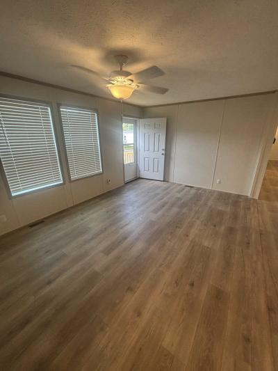 Photo 3 of 19 of home located at 315 Kathy Circle Jackson, MI 49202