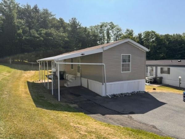 2002  Mobile Home For Sale