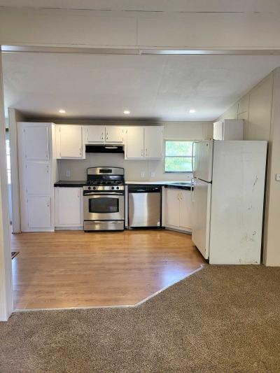 Photo 2 of 13 of home located at 2013 Lovell Ct. #130 Milford, MI 48381