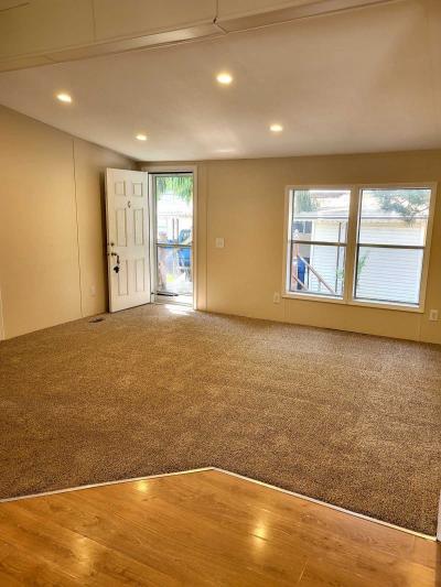 Photo 4 of 13 of home located at 2013 Lovell Ct. #130 Milford, MI 48381