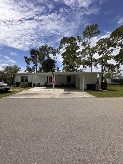 Mobile Home at 10300 Lakewood Shores Cir Unit 11P North Fort Myers, FL 33903