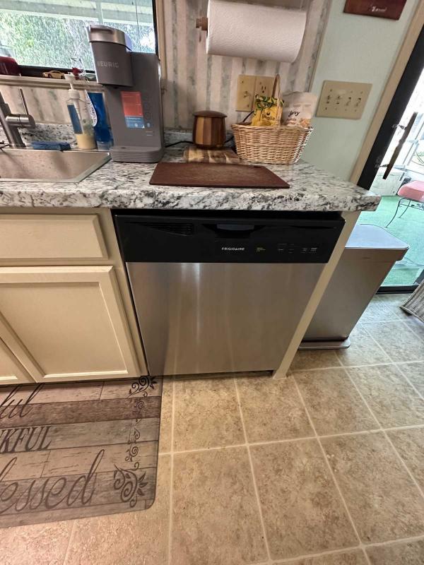 1986 Manufactured Home