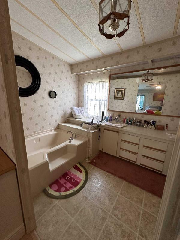 1986 Manufactured Home