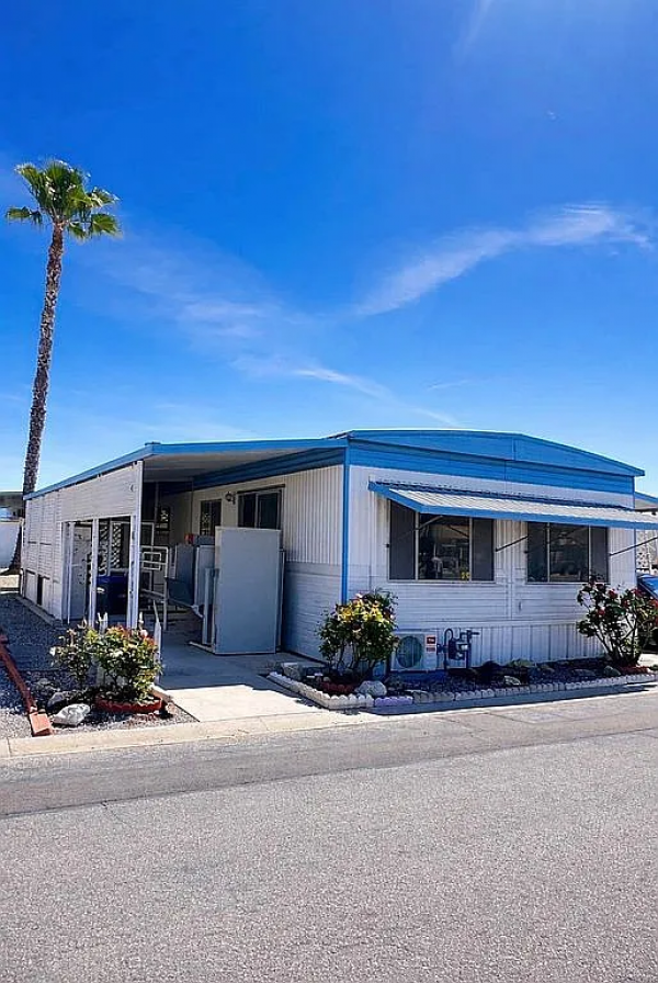  Mobile Home For Sale