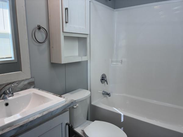 2022 Clayton 95PLH16663B Mobile Home