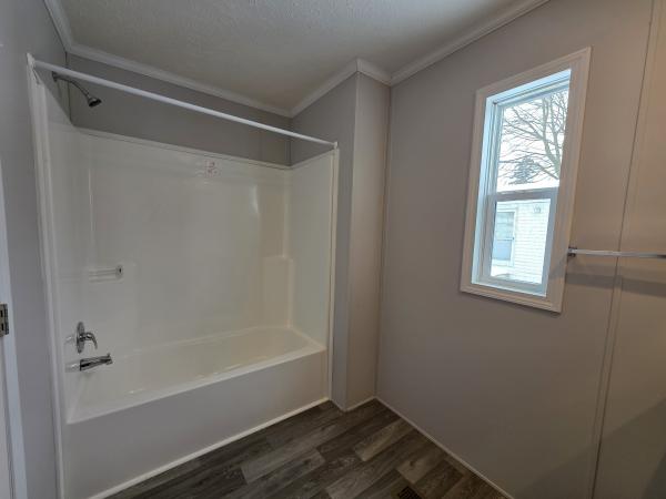2021 Champion RA1660206 Mobile Home