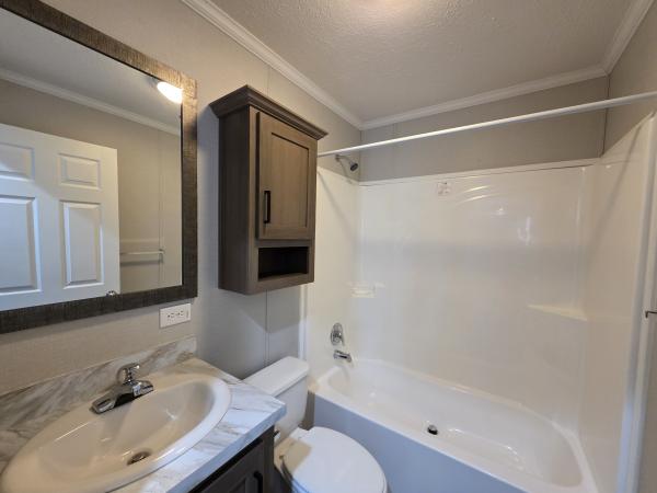 2021 Champion RA1660206 Mobile Home
