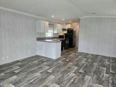 Photo 3 of 11 of home located at 5611 Bayshore Rd, Lot 82 Palmetto, FL 34221