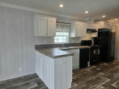 Photo 4 of 11 of home located at 5611 Bayshore Rd, Lot 82 Palmetto, FL 34221