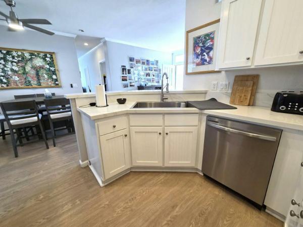 2015 Fleetwood Crownpointe Xtreme 220PX24564A Manufactured Home